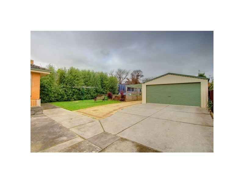 10 Lavinia Drive, Ballarat VIC 3350