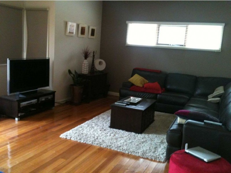 712 Bond Street, Mount Pleasant VIC 3350