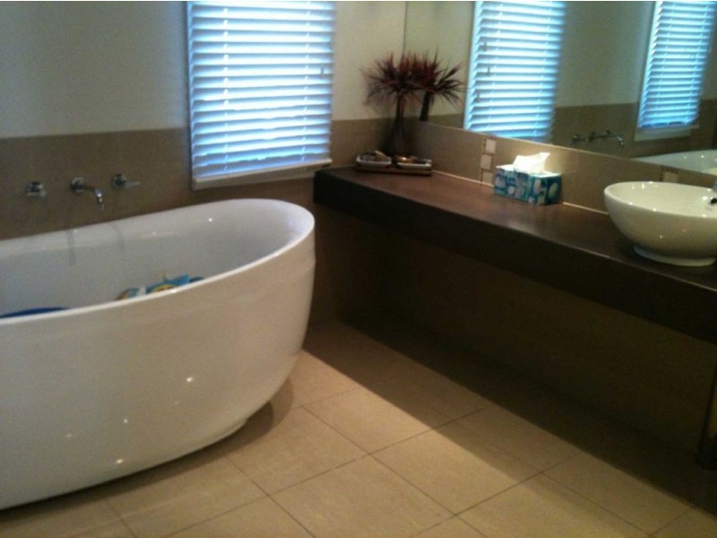 712 Bond Street, Mount Pleasant VIC 3350