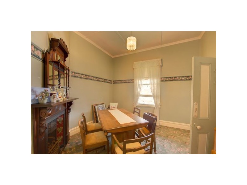 8 Doveton Crescent, Ballarat VIC 3350