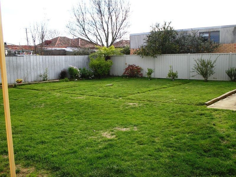 18 Shirley Street, Wendouree VIC 3355