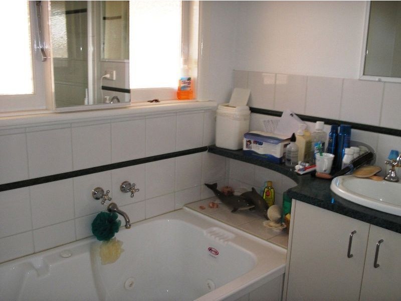 18 Shirley Street, Wendouree VIC 3355