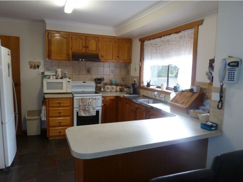 976 Smythesdale Road, Snake Valley VIC 3351