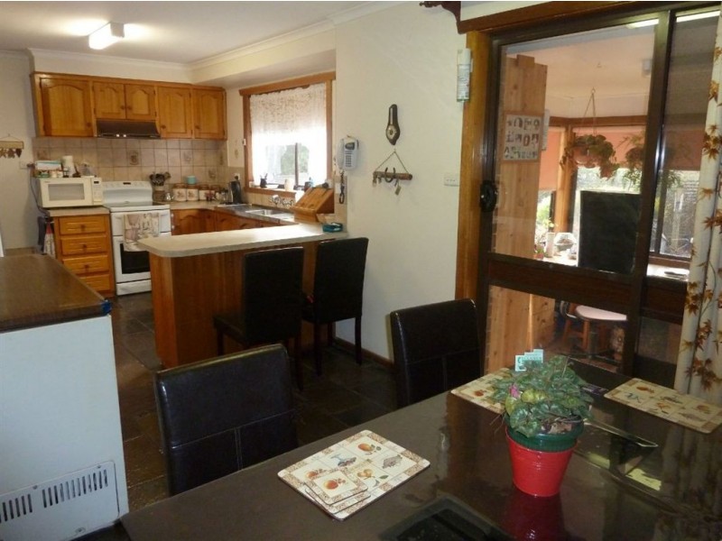 976 Smythesdale Road, Snake Valley VIC 3351