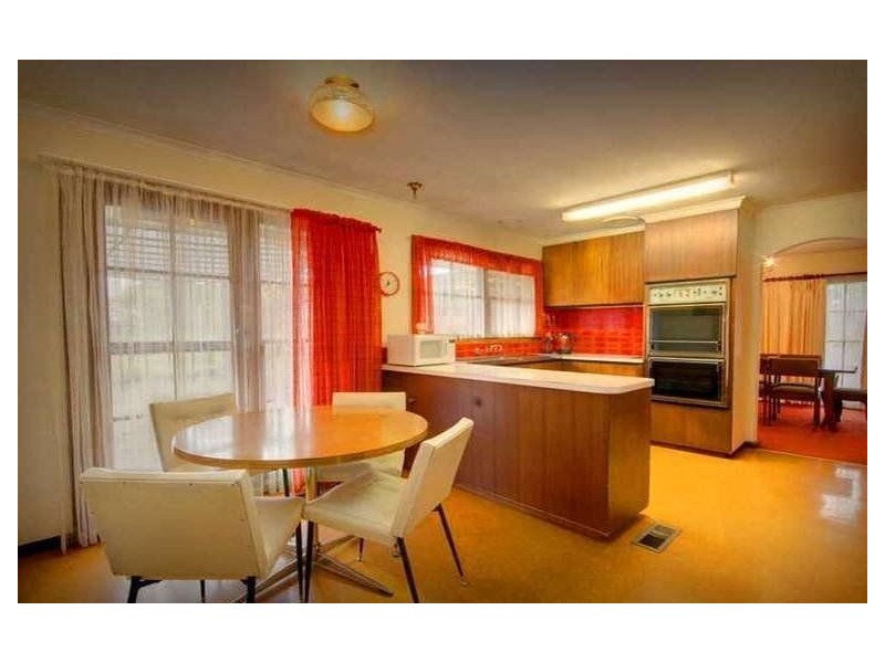 100 Whitelaw Avenue, Delacombe VIC 3356