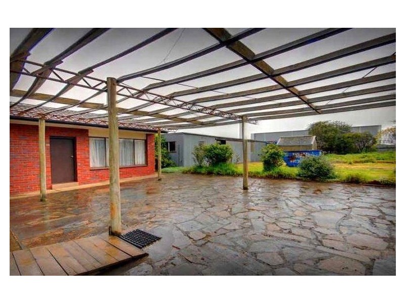 100 Whitelaw Avenue, Delacombe VIC 3356