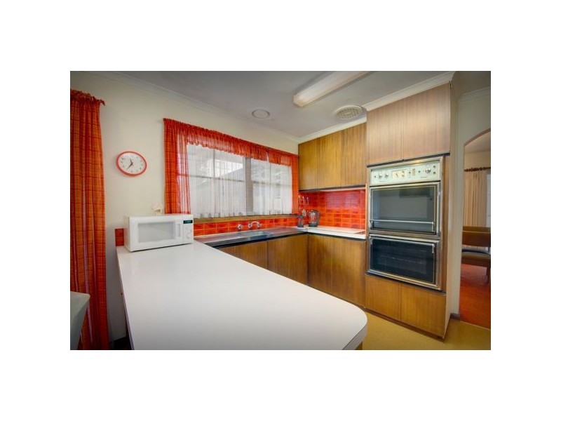 100 Whitelaw Avenue, Delacombe VIC 3356