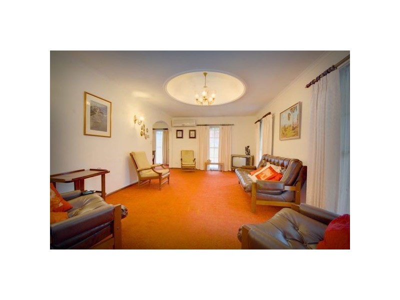 100 Whitelaw Avenue, Delacombe VIC 3356