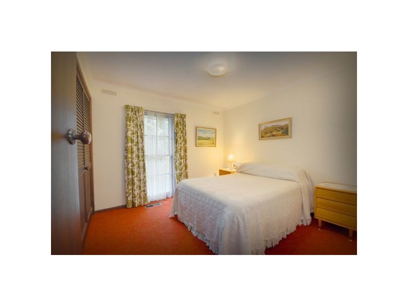 100 Whitelaw Avenue, Delacombe VIC 3356