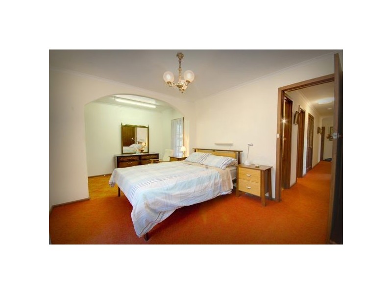 100 Whitelaw Avenue, Delacombe VIC 3356