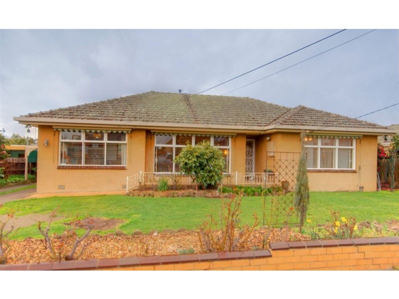 22 Pauls Crescent, Wendouree VIC 3355