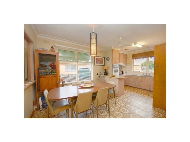 22 Pauls Crescent, Wendouree VIC 3355