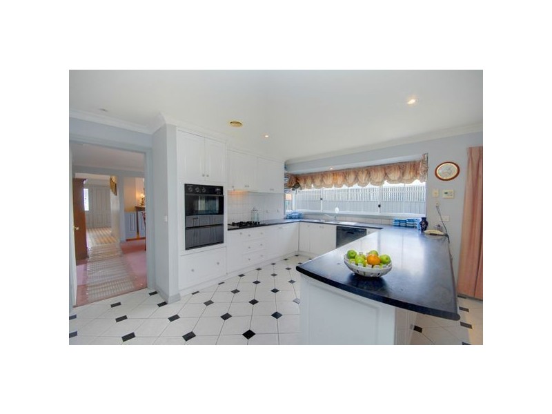 2 Begonia Court, Delacombe VIC 3356