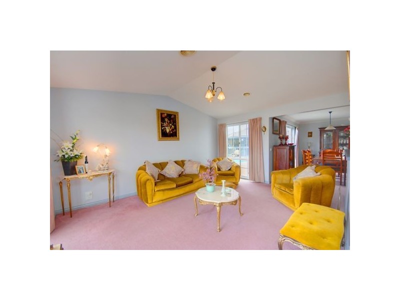 2 Begonia Court, Delacombe VIC 3356