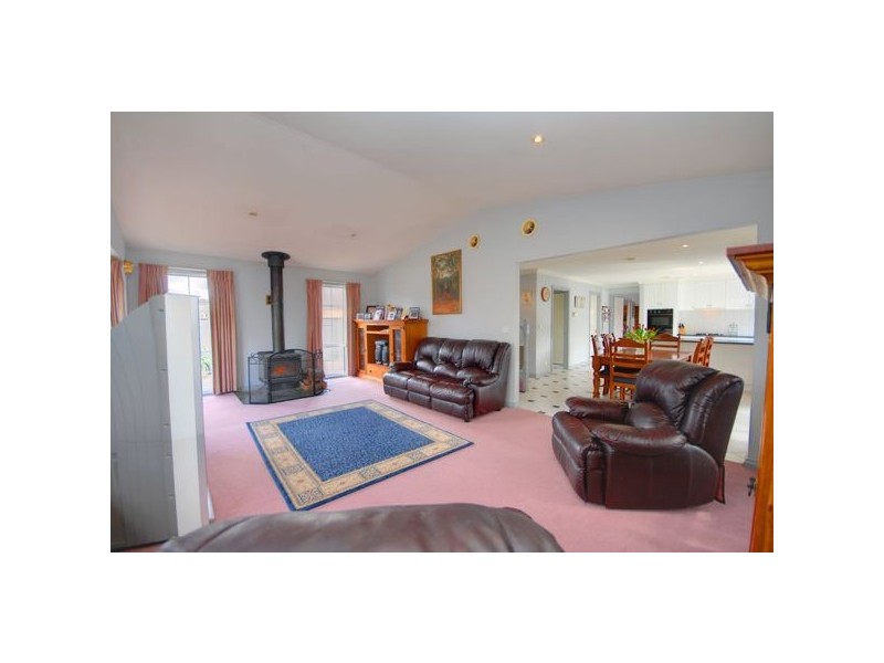 2 Begonia Court, Delacombe VIC 3356