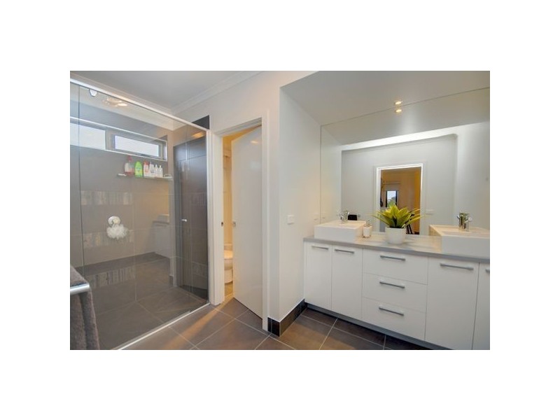 7 Chase Boulevard, Alfredton VIC 3350