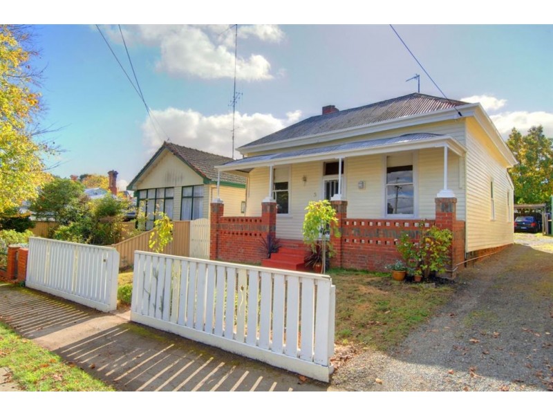 5 Chisholm Street, Soldiers Hill VIC 3350