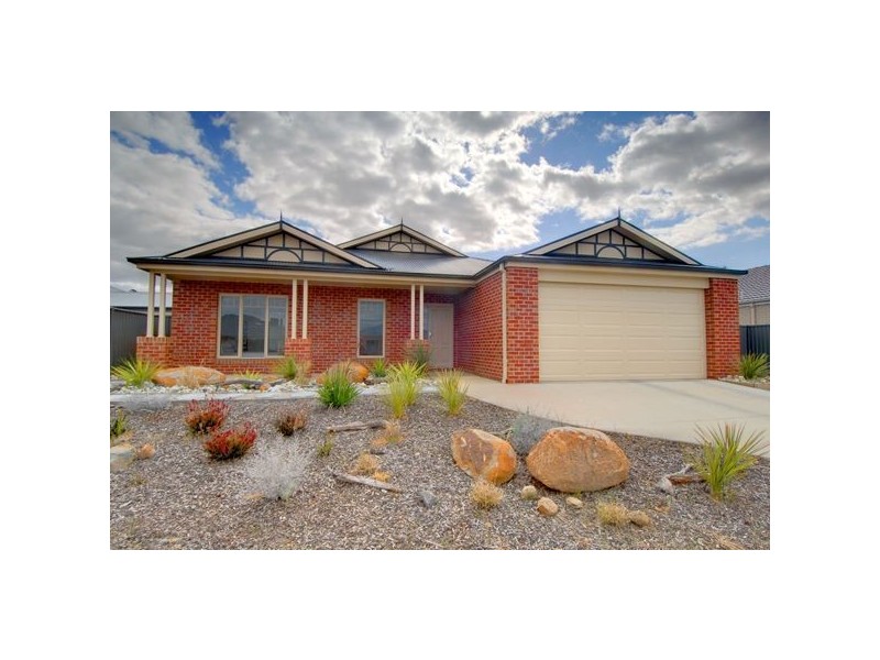 42 Lawrie Drive, Alfredton VIC 3350
