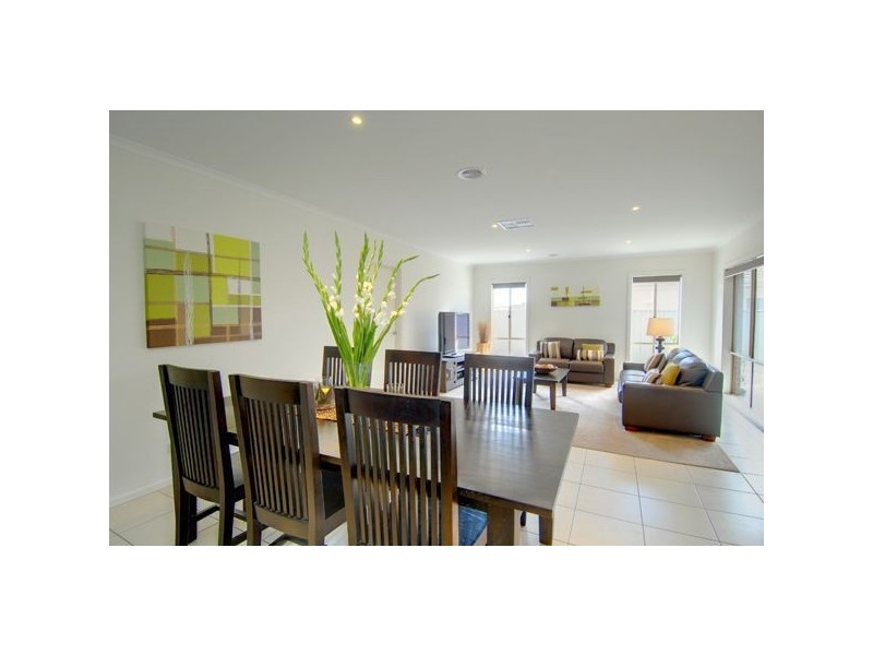 42 Lawrie Drive, Alfredton VIC 3350