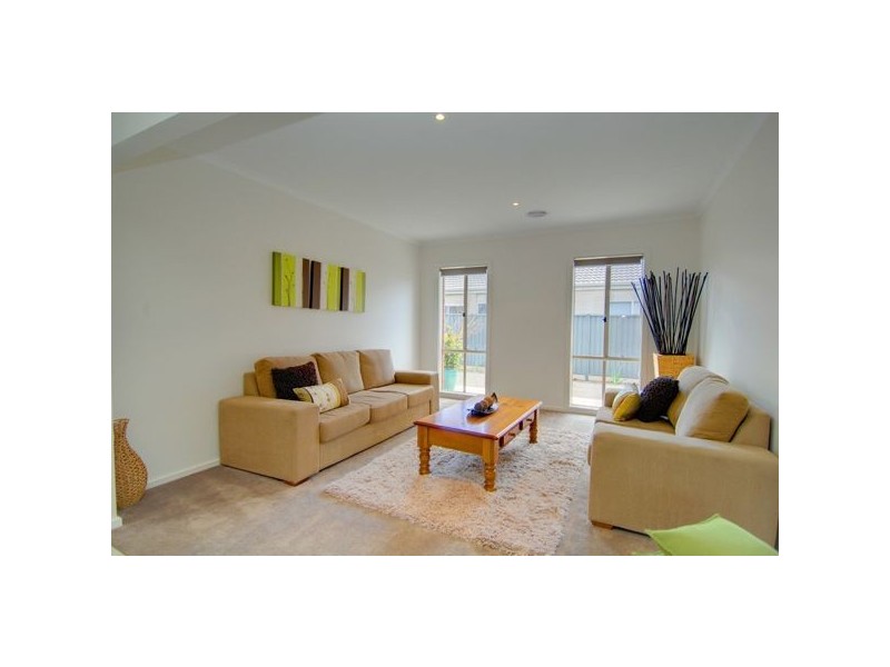 42 Lawrie Drive, Alfredton VIC 3350