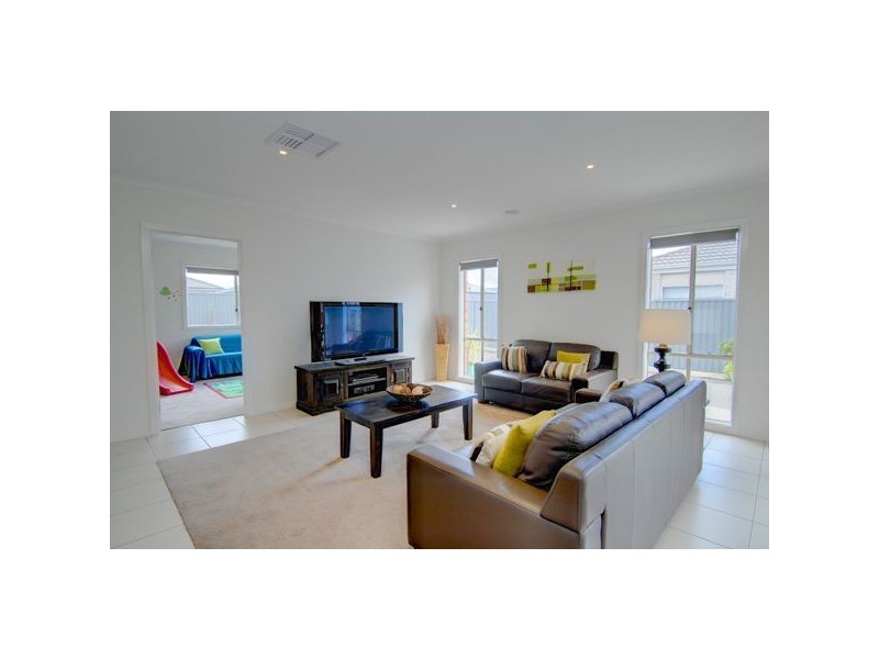 42 Lawrie Drive, Alfredton VIC 3350