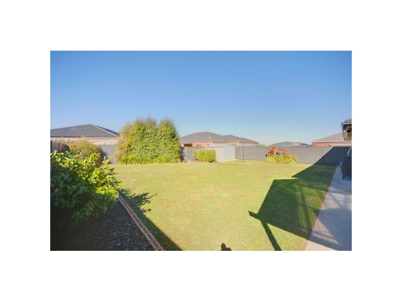 33 Merino Drive, Alfredton VIC 3350