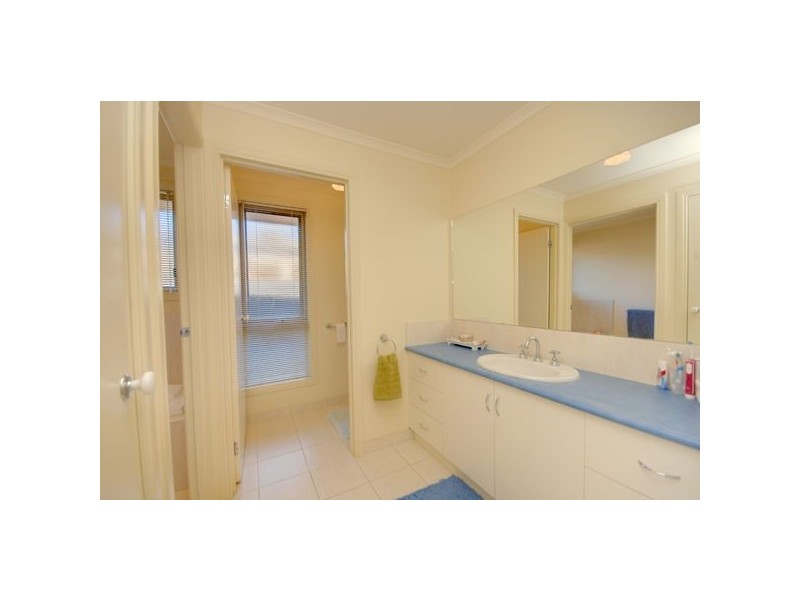 33 Merino Drive, Alfredton VIC 3350