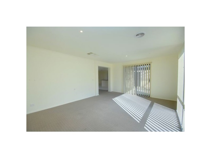 5 Hanwood Close, Delacombe VIC 3356