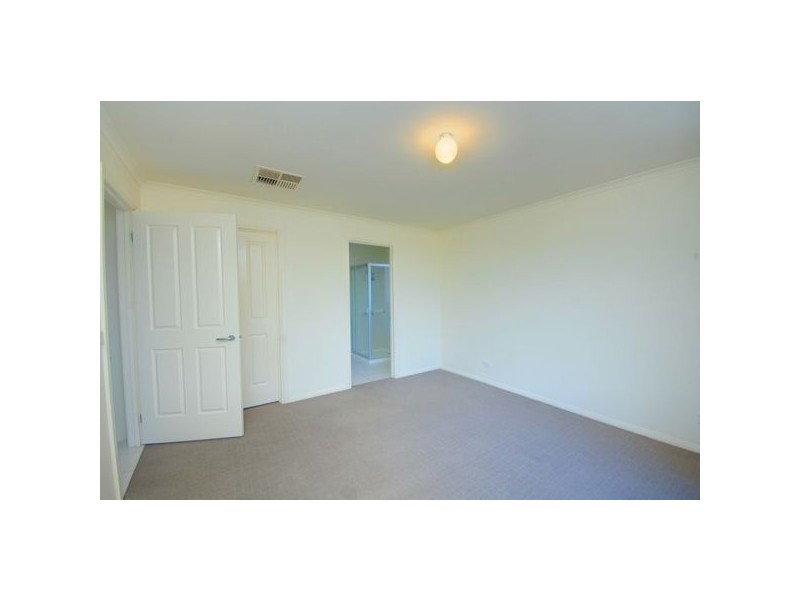 5 Hanwood Close, Delacombe VIC 3356