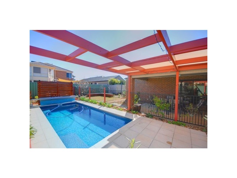 70 Stirling Drive, Lake Gardens VIC 3355