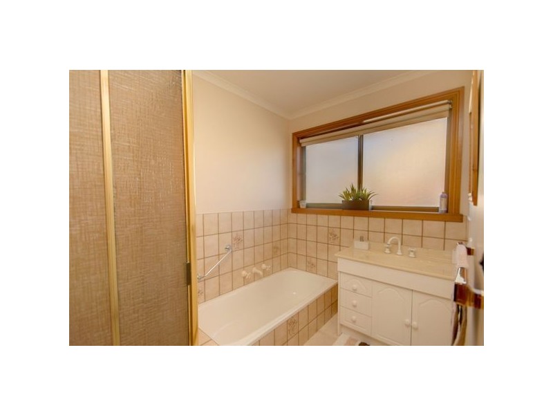 24 Kallioota Street, Alfredton VIC 3350