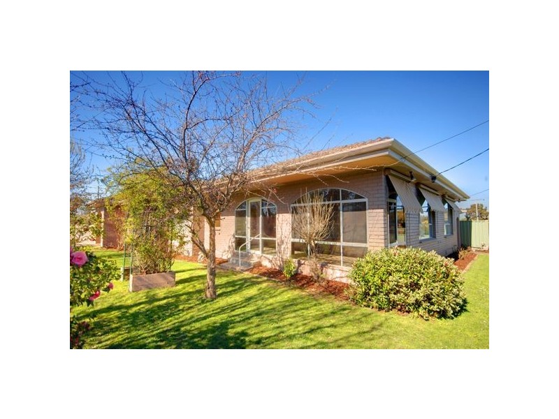 26 Webbcona Parade, Wendouree VIC 3355