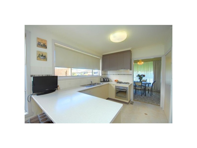 26 Webbcona Parade, Wendouree VIC 3355