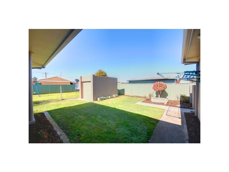 26 Webbcona Parade, Wendouree VIC 3355
