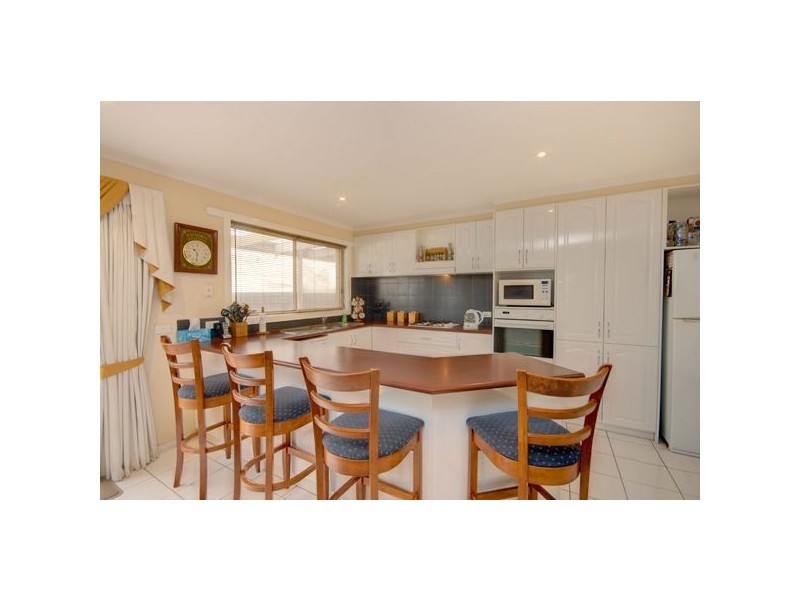 11 Clifton Street, Delacombe VIC 3356