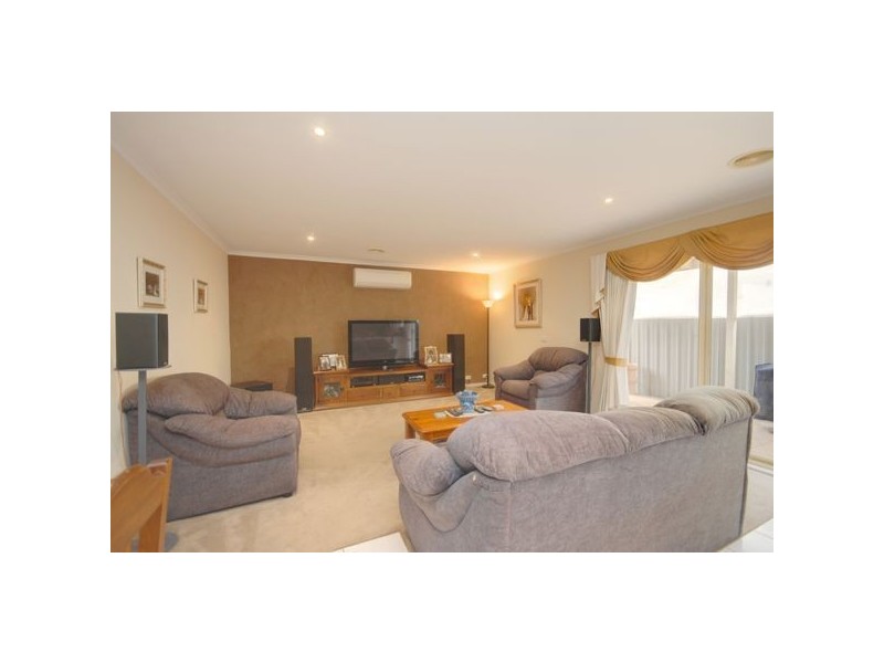 11 Clifton Street, Delacombe VIC 3356