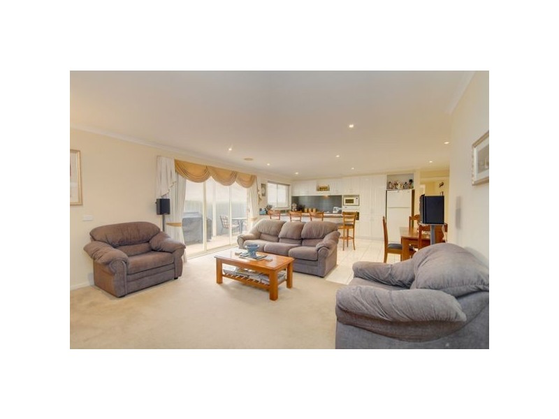 11 Clifton Street, Delacombe VIC 3356