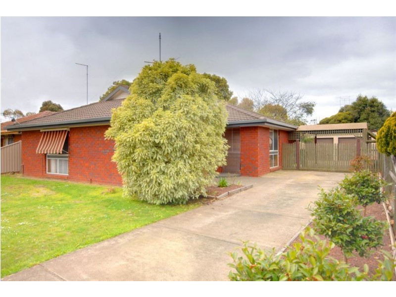 11 Kowree Crescent, Redan VIC 3350