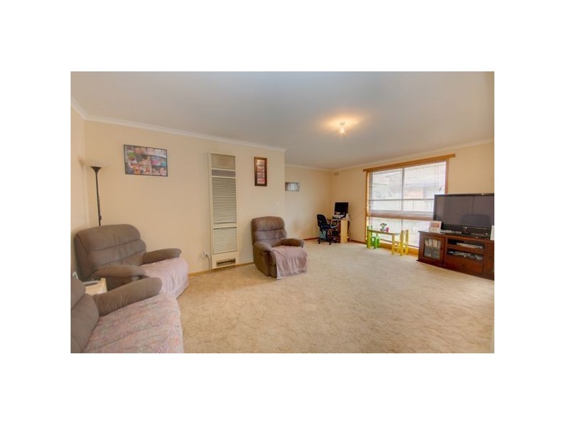 11 Kowree Crescent, Redan VIC 3350