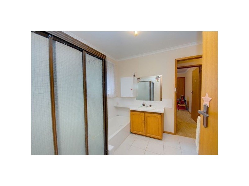 11 Kowree Crescent, Redan VIC 3350