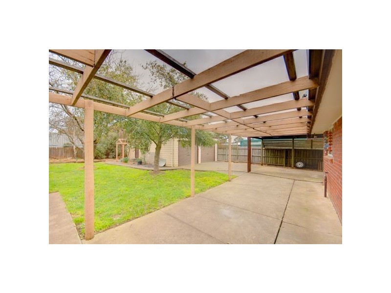 11 Kowree Crescent, Redan VIC 3350