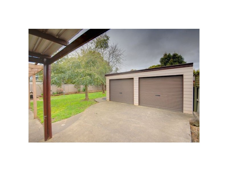 11 Kowree Crescent, Redan VIC 3350