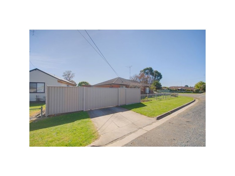 16 Queen Street, Sebastopol VIC 3356