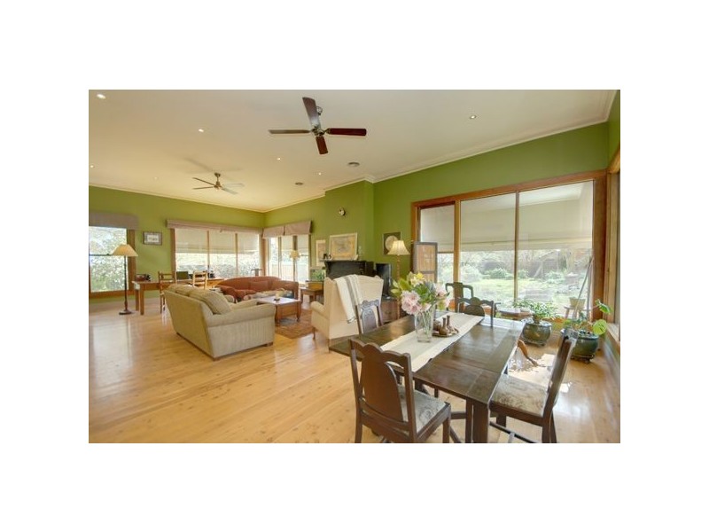 90 Sussex Street, Linton VIC 3360