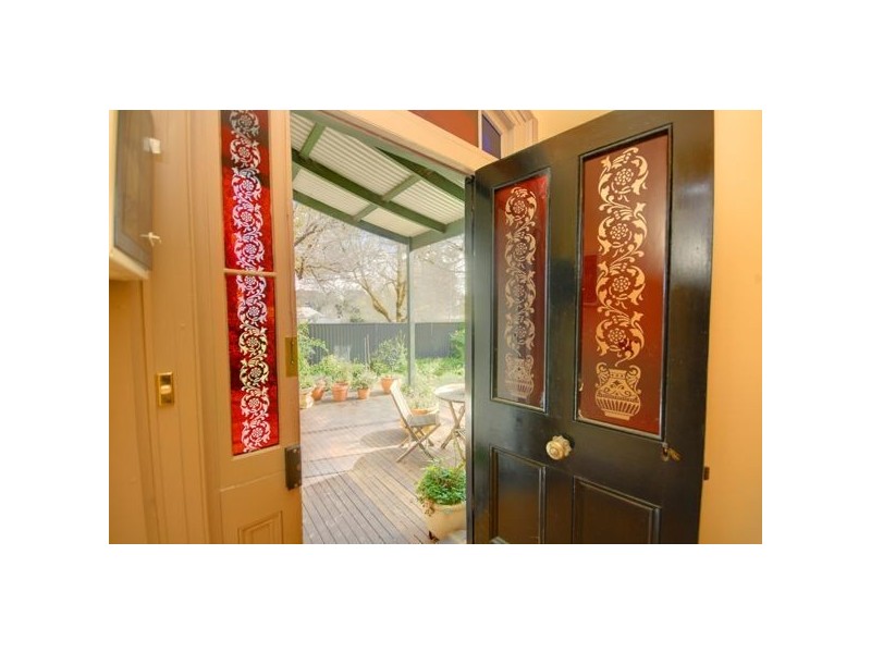 90 Sussex Street, Linton VIC 3360