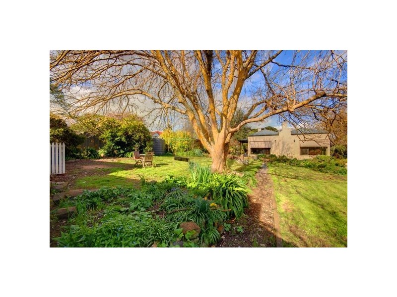 90 Sussex Street, Linton VIC 3360