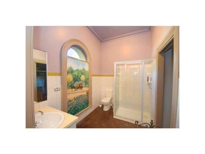 90 Sussex Street, Linton VIC 3360