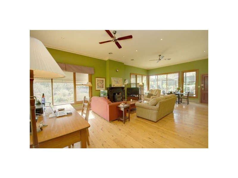 90 Sussex Street, Linton VIC 3360