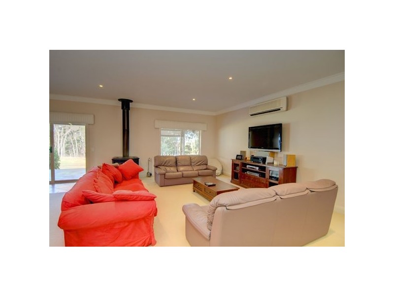 407 Swinglers Road, Invermay VIC 3352