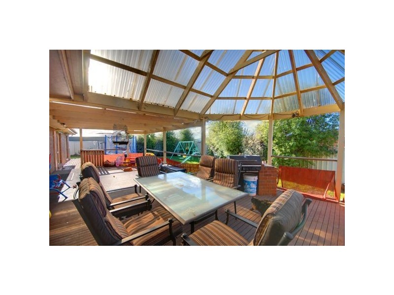 5 James Court, Miners Rest VIC 3352